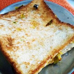 A picture of Cabbage sandwich.