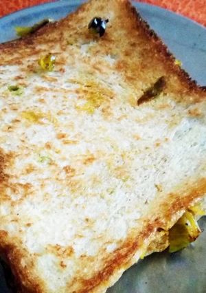 A picture of Cabbage sandwich.