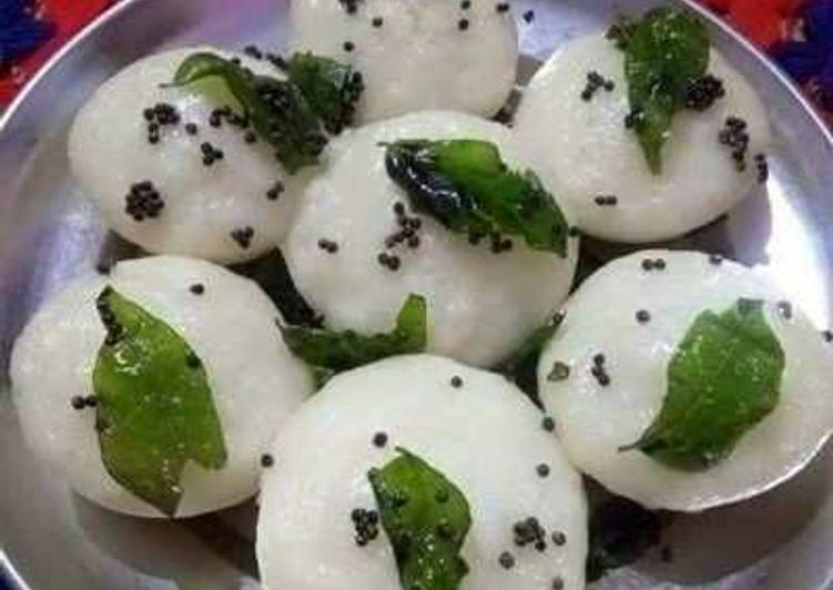 Jhatpat Rava Idli