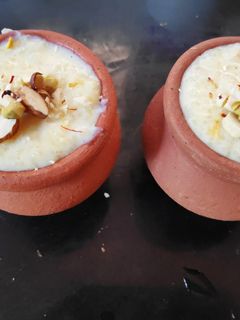 चावल की खीर (Chawal ki kheer recipe in Hindi) रेसिपी मुख्य फोटो