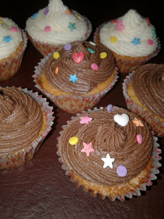 Una foto de Frosting de chocolate para cupcakes💓