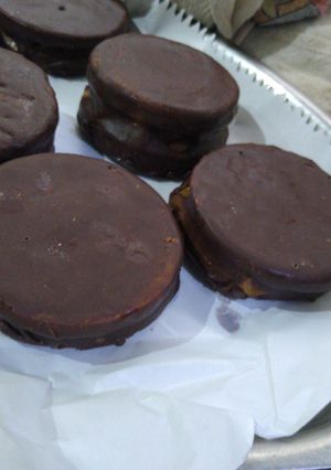 Una foto de Alfajores de chocolate