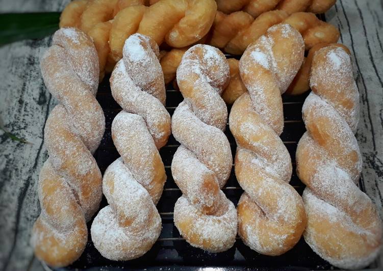 Resep Donat Korea /Twisted korean doughnut /Kkwabaegi yang Bikin Ngiler