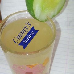 Cucumber lemon juice A picture of Cucumber lemon juice.