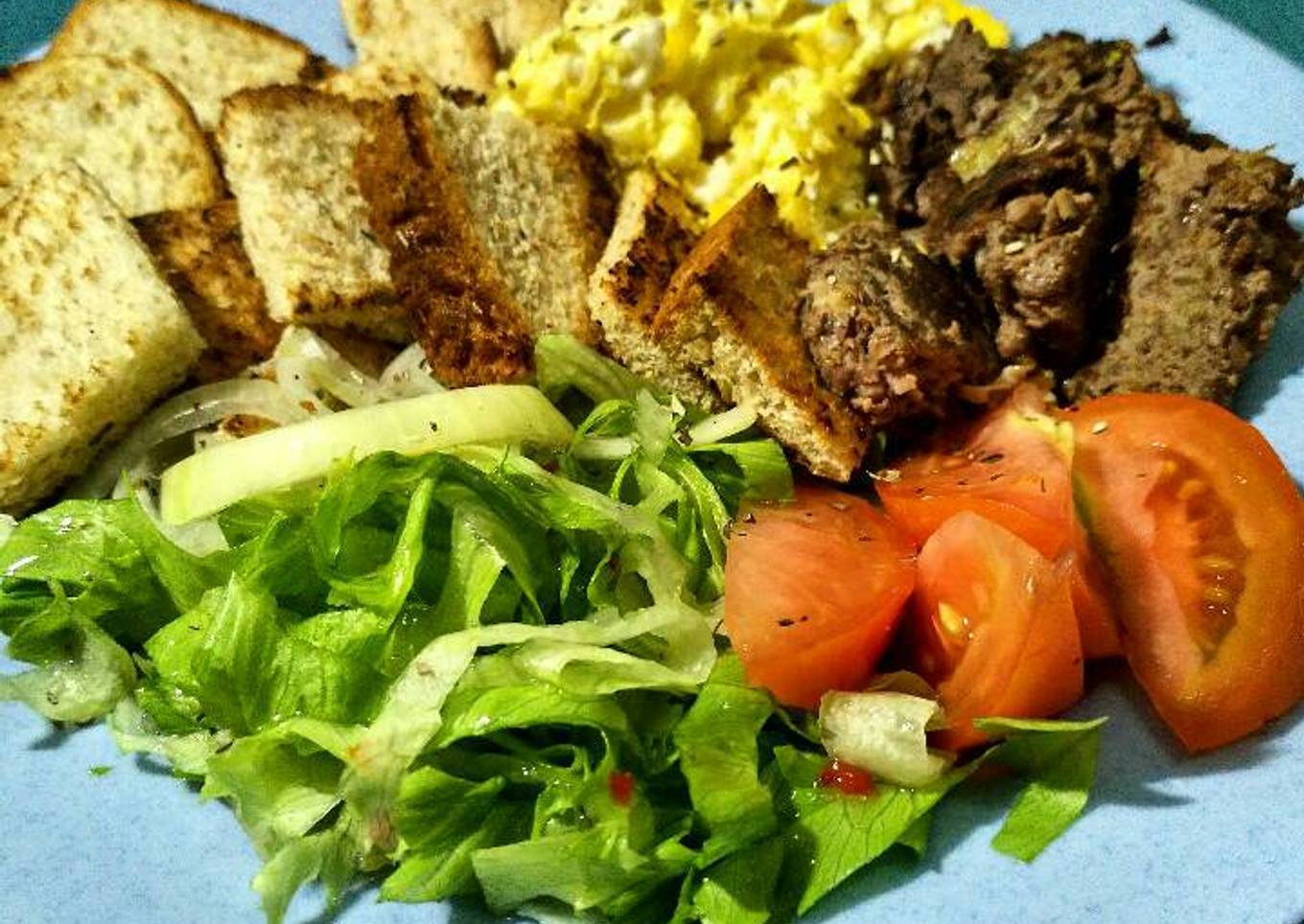 Homemade Beef Burger Salad (Eat Clean Series)