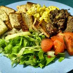Homemade Beef Burger Salad (Eat Clean Series) রেসিপির প্রধান ছবি