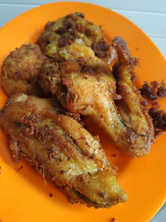 Foto resep Ayam Goreng Bumbu Kuning