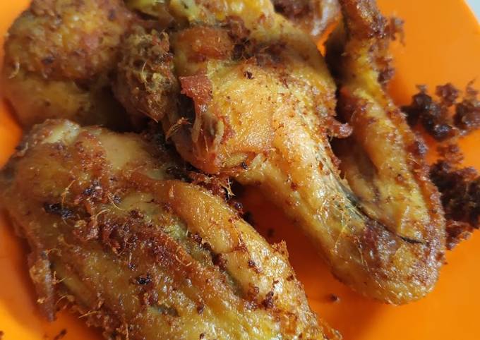 Resep Ayam Goreng Bumbu Kuning oleh Anissa Dewi Amiyati - Cookpad