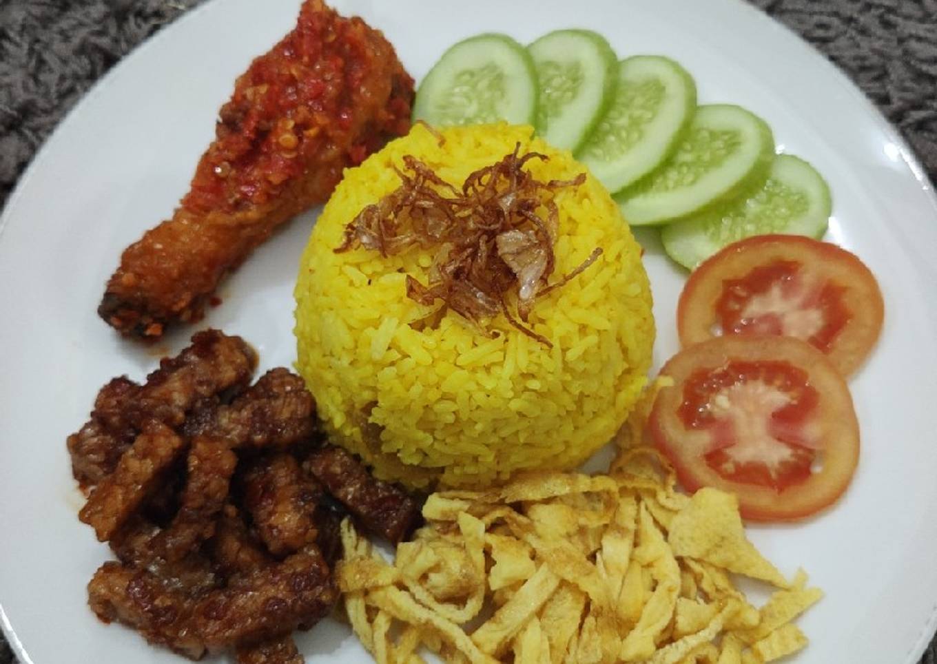Nasi kuning magic com