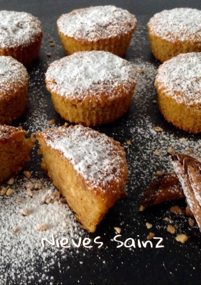 Una foto de Magdalenas de galletas de canela y almendras