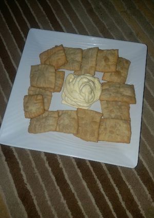 A picture of Mini crakers.