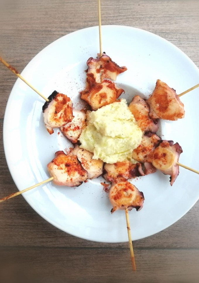 Una foto de Pulpo a la gallega de una forma diferente