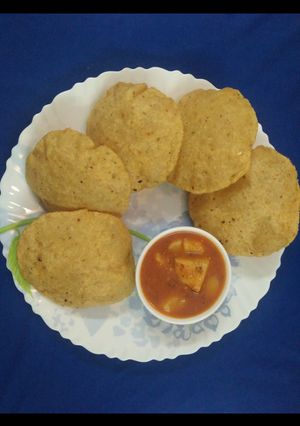 A picture of Bedmi poori Aloo ki Sabji.