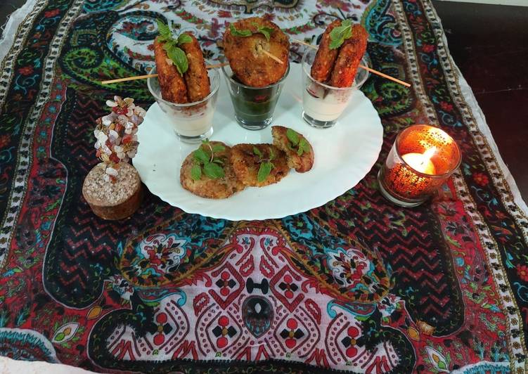 Sabodana wada with mint chattny and sweet curd/ deep fry