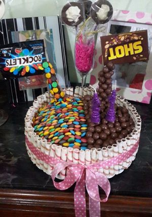 Una foto de Torta de cumpleaños antigravedad