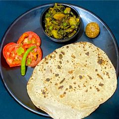 A picture of Methi Aloo Matar.