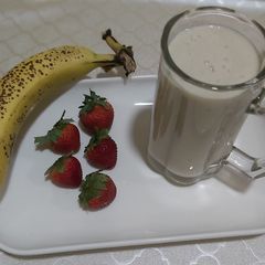 A picture of Fruit milkshake.