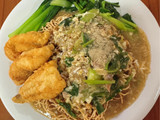 ราดหน้าหมี่กรอบปลาเก๋า