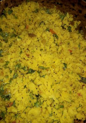 બટાકા પૌવા (Bataka Poha Recipe In Gujarati) રેસીપી મુખ્ય ફોટો