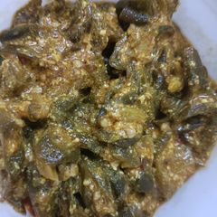A picture of Dahi bhindi.