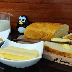 A picture of 50-50 bread.