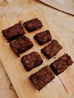 Foto resep Soft and Chewy Triple Chocolate Fudge Brownies