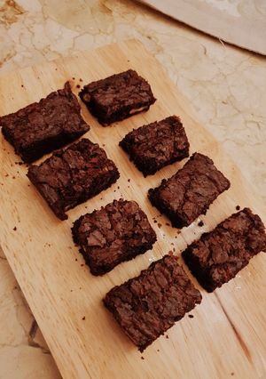 Foto resep Soft and Chewy Triple Chocolate Fudge Brownies