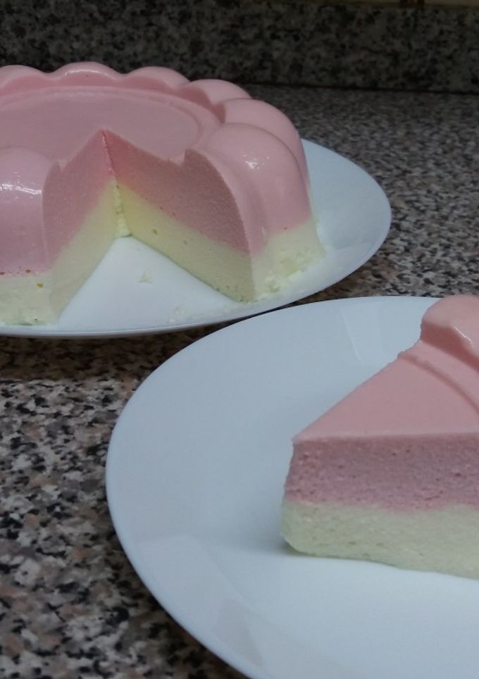 Una foto de Tarta fría sabor fresa y limón con solo 2 ingredientes