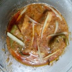 A picture of 3 spices karahi.