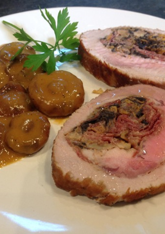 Una foto de Lomo relleno de jamón y setas