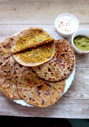 A picture of Dal stuffed paratha.