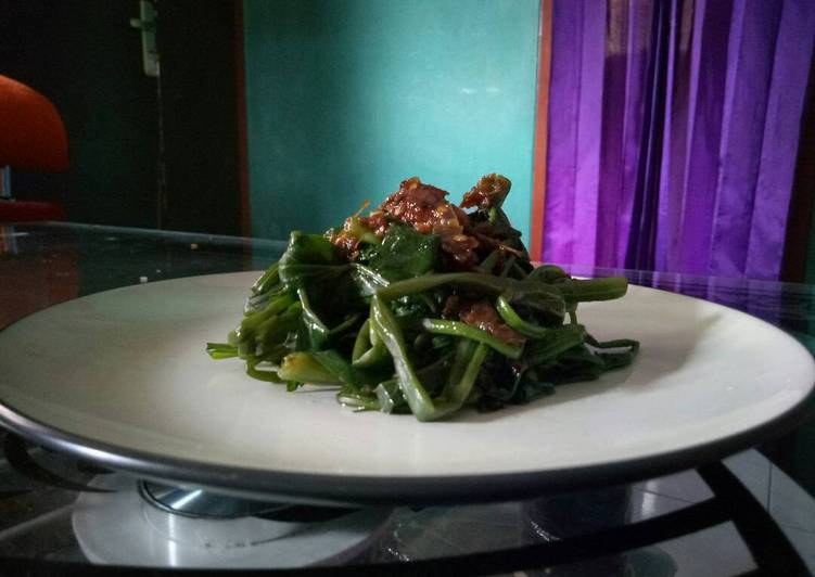 Bumbu Rujak kangkung bu Dueng khas Kuningan | Cara Bikin Rujak kangkung bu Dueng khas Kuningan Yang Sedap