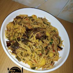 A picture of Sphageti with irish and fish.