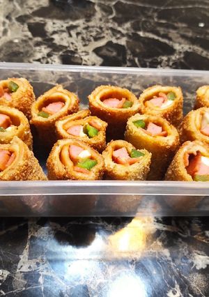 A picture of Pizza bread roll.
