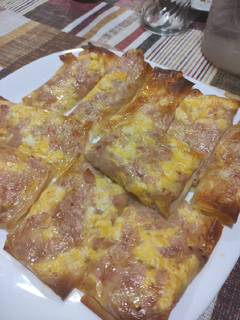 Una foto de Rollitos de jamón, huevo y queso