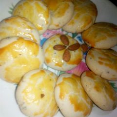 A picture of Almond nan khattai.
