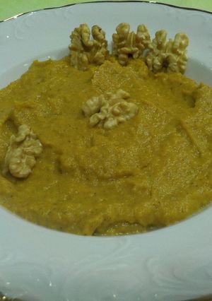 Una foto de Crema de calabaza al curry y canela
