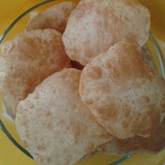 A picture of Poori (Puri)-Indian Breads.