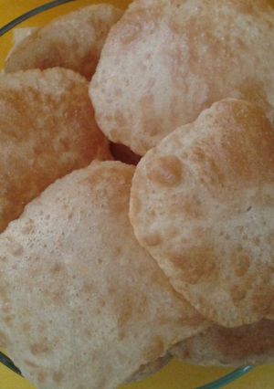 A picture of Poori (Puri)-Indian Breads.