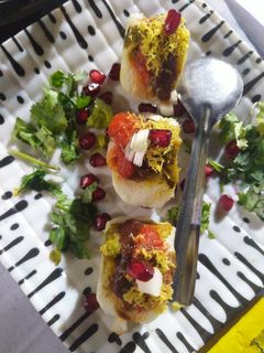 સ્ટફ ઈડલી ચાટ રેસીપી મુખ્ય ફોટો