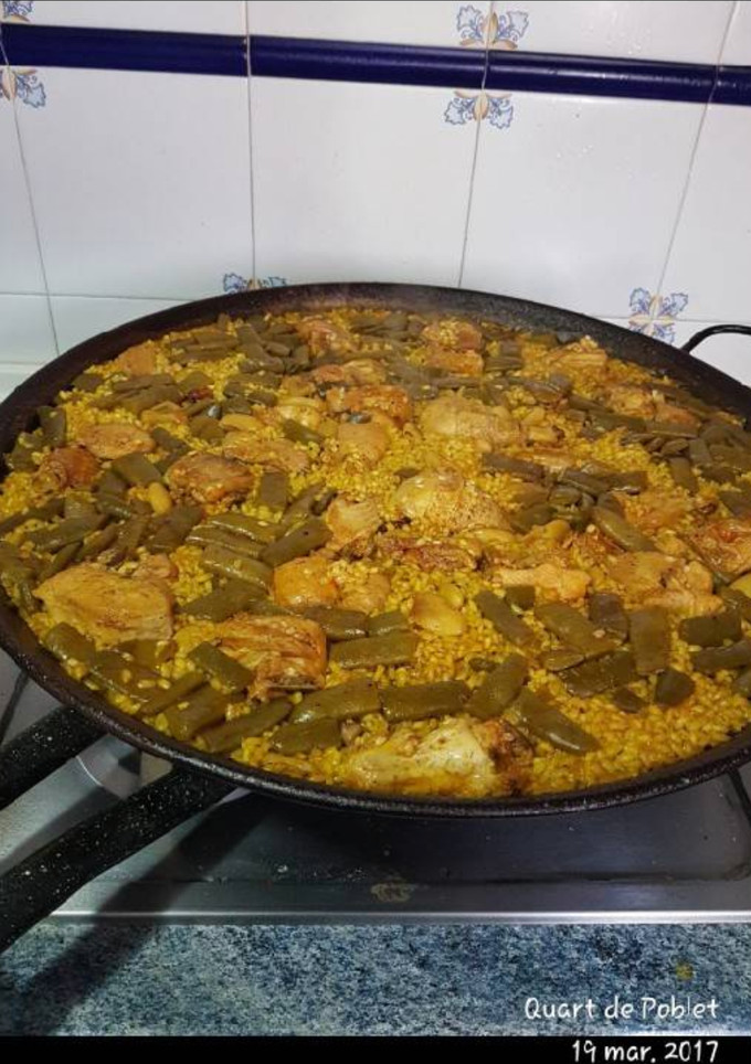 Una foto de Paella valenciana