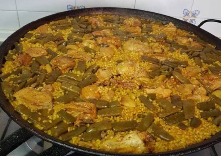 Paella valenciana