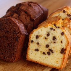 A picture of Chocolate Chip Pound Cake.
