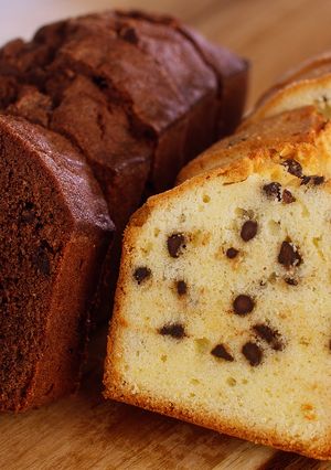 A picture of Chocolate Chip Pound Cake.