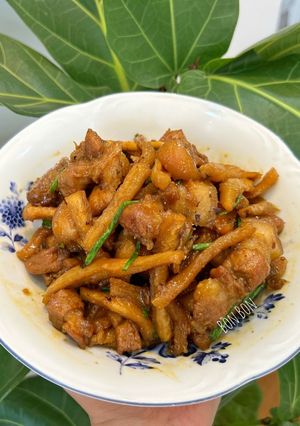 Cách Làm Món Thịt Ba Rọi Kho Củ Cải Khô của Bòn Bon - Cookpad