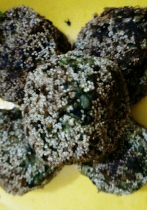A picture of Spinach laddoo.