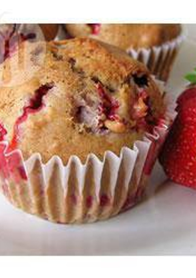 Una foto de Muffins de chocolate y fresa