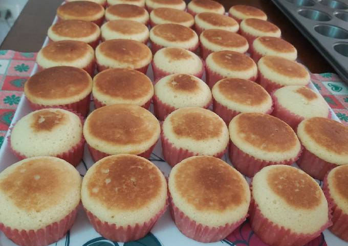 Cupcakes de máquina Receta de Brenda ✨- Cookpad
