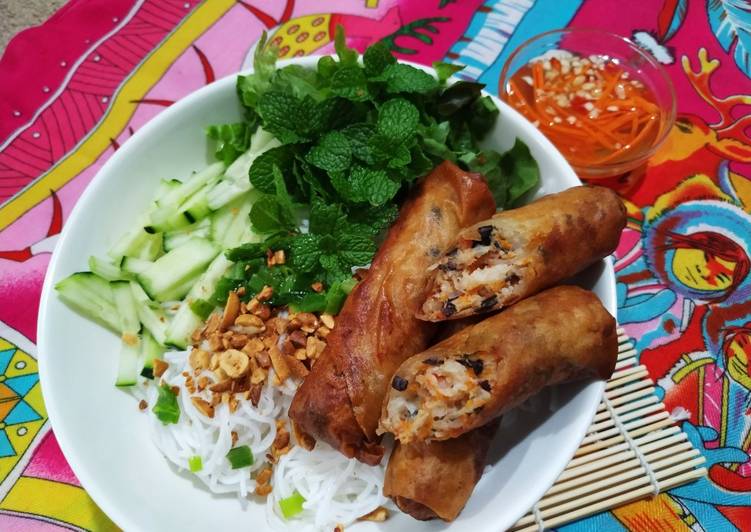 Recipe of Award-winning Bún chả giò tôm