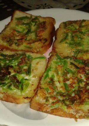 A picture of Bread pizza.